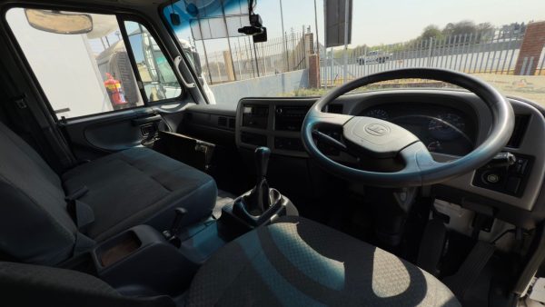 2021 NISSAN UD KUZER PKE150 REEFER TAILLIFE TRUCK - Image 5