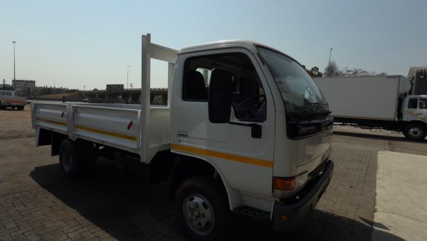 2008 NISSAN UD B35 FLAT DEACK TRUCK