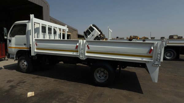2008 NISSAN UD B35 FLAT DEACK TRUCK - Image 4