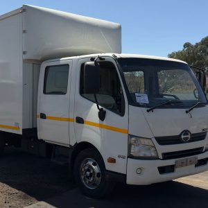 2013 HINO 300 VOLUME BIN TRUCK