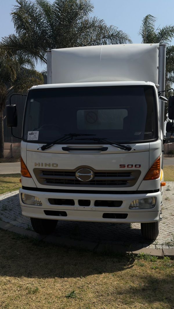 2016 HINO 500 1626 VAN BODY TRUCK
