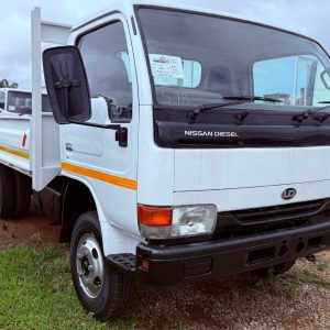 2008 NISSAN UD 35 DROPSIDE TRUCK
