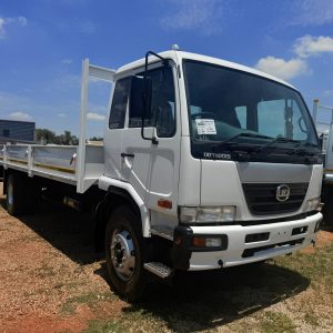2015 NISSAN UD 100 DROPSIDE TRUCK